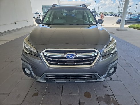 Used 2018 Subaru Outback 2.5i Limited image 2