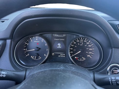 Used 2017 Nissan Rogue S image 16