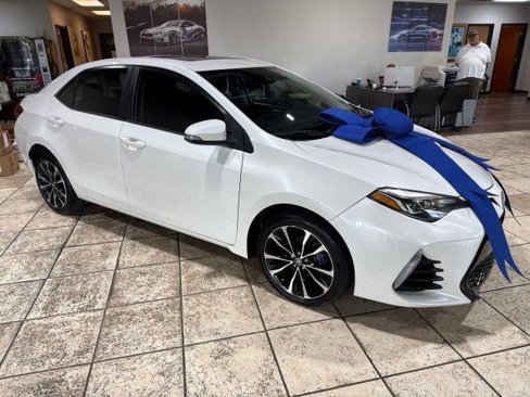 Used 2019 Toyota Corolla SE w/ SE Premium Package image 3