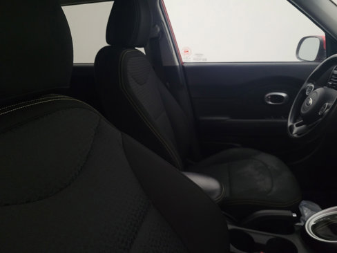 Used 2015 Kia Soul + image 21