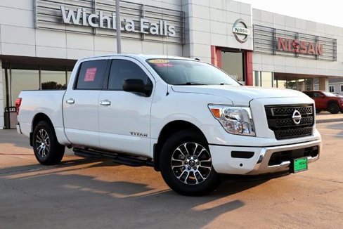 Certified 2021 Nissan Titan SV w/ SV Convenience Package image 1