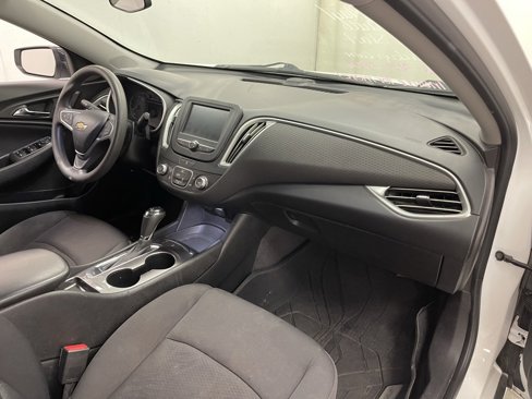 Used 2018 Chevrolet Malibu LS image 11