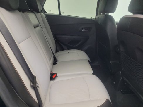 Used 2020 Chevrolet Trax LT w/ Sun & Sound Package image 19