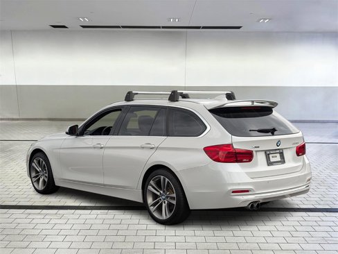 Used 2017 BMW 330i xDrive Wagon image 3