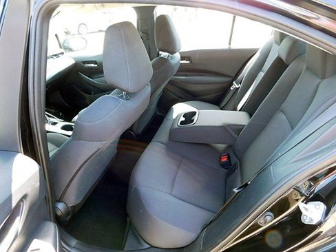 Used 2021 Toyota Corolla LE image 8