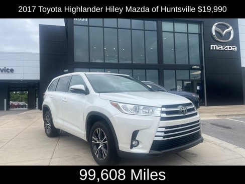 Used 2017 Toyota Highlander LE image 1