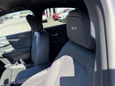 New 2026 Buick Envista Sport Touring image 9