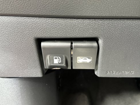 Used 2023 Nissan Kicks SV image 25