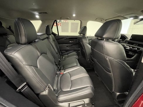 Used 2025 Honda Pilot EX-L image 7