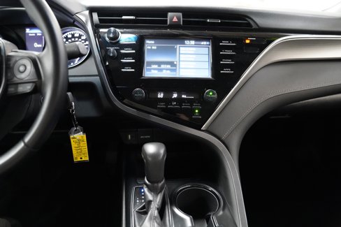 Used 2018 Toyota Camry SE image 22