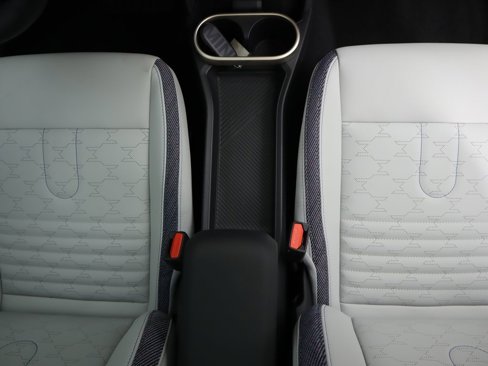 Used 2025 MINI Cooper 2-Door Hardtop image 18