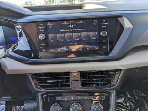 Certified 2023 Volkswagen Taos SE w/ Panoramic Sunroof Package image 23