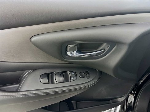 Used 2020 Nissan Murano SV w/ Premium Package image 15
