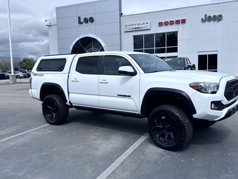 Used 2020 Toyota Tacoma TRD Off-Road image 28