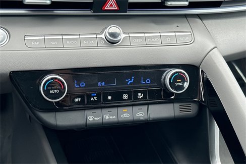 New 2025 Hyundai Elantra SEL image 16
