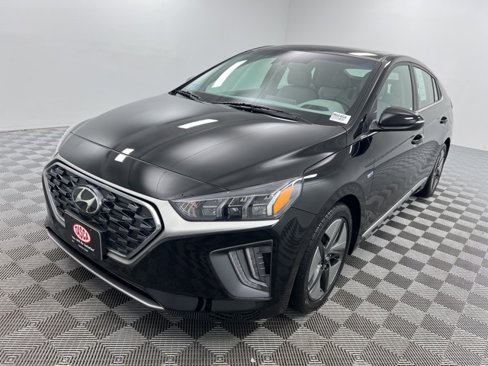 Used 2020 Hyundai Ioniq SEL image 2