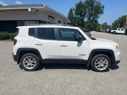 Certified 2022 Jeep Renegade Latitude w/ Convenience Group image 4