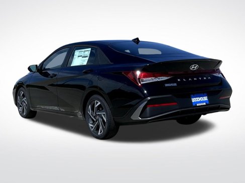 New 2025 Hyundai Elantra Sport image 8