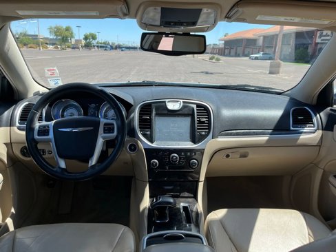 Used 2014 Chrysler 300 image 24