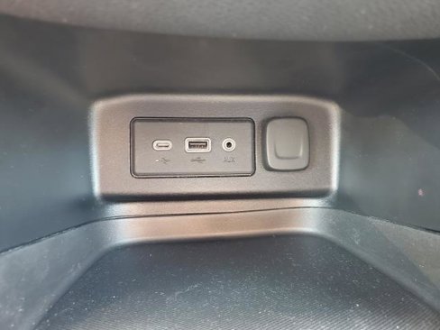 Used 2020 Chevrolet Equinox LT w/ Driver Convenience Package image 22