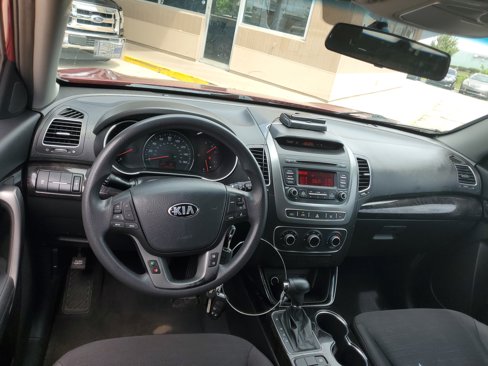 Used 2015 Kia Sorento LX image 11