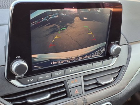 Used 2024 Nissan Altima 2.5 SV image 24
