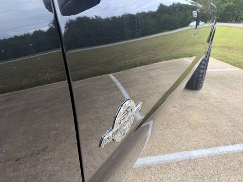 Used 2015 Ford F250 Lariat w/ Lariat Ultimate Package image 11