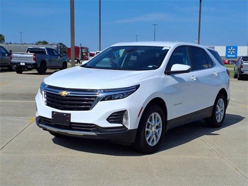 Used 2023 Chevrolet Equinox LT image 2