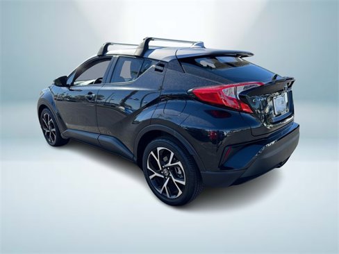 Used 2020 Toyota C-HR XLE image 4