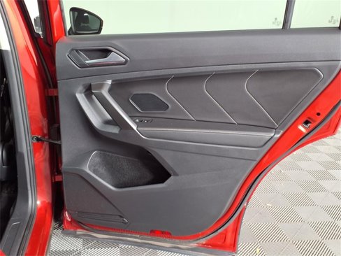Used 2022 Volkswagen Tiguan SE image 10