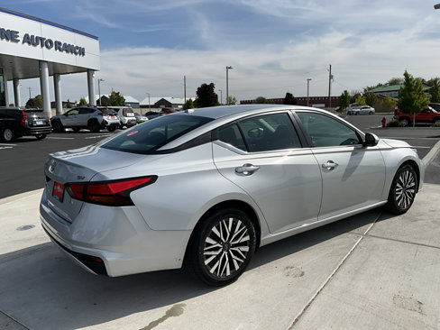 Used 2023 Nissan Altima 2.5 SV image 3