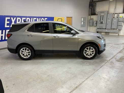 Used 2024 Chevrolet Equinox LT w/ Driver Convenience Package image 8