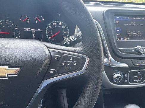 Used 2023 Chevrolet Equinox LS image 18