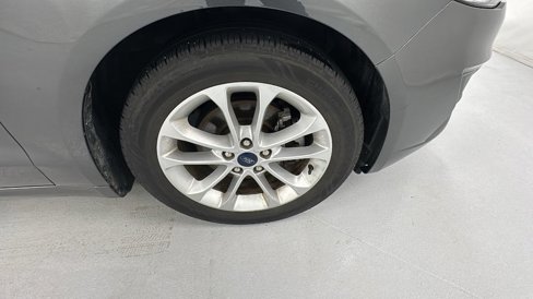 Used 2019 Ford Fusion SE image 9