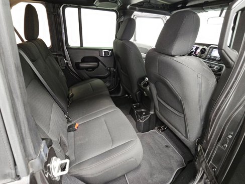 Used 2018 Jeep Wrangler Unlimited Sport image 29