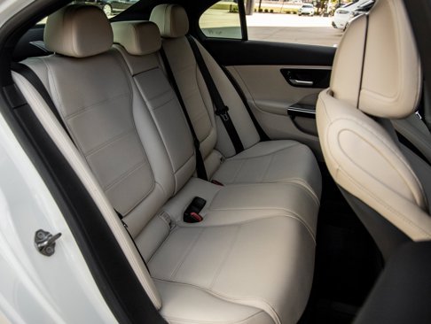 Used 2023 Mercedes-Benz C 300 4MATIC Sedan image 37
