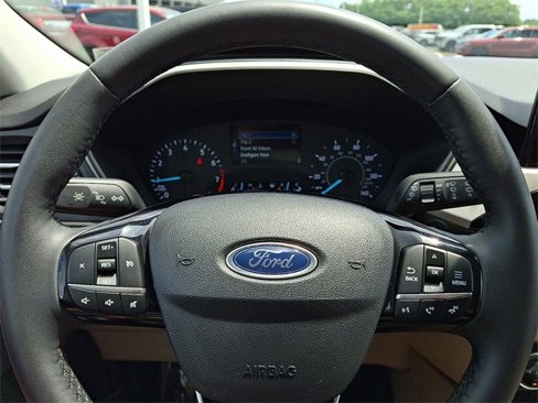 Used 2022 Ford Escape SEL image 18