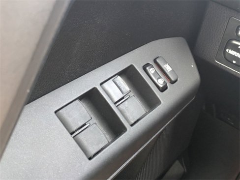 Used 2017 Toyota RAV4 LE image 27