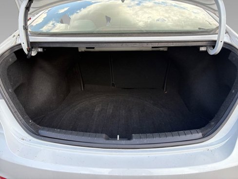 Used 2017 Hyundai Elantra SE image 19
