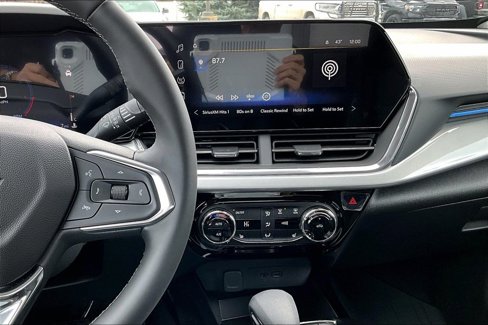 New 2025 Chevrolet Trax LT w/ LT Convenience Package image 8