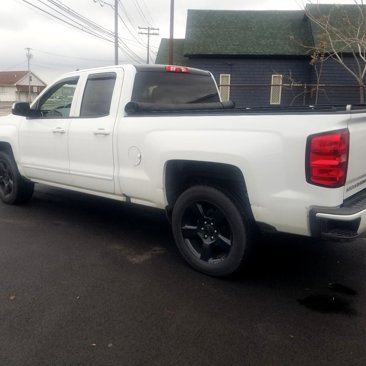 Used 2018 Chevrolet Silverado 1500 LT w/ All Star Edition image 3