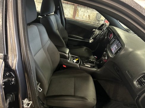 Used 2017 Dodge Charger SXT image 26