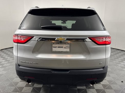 Used 2021 Chevrolet Traverse LT image 5