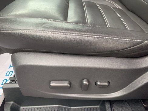 Used 2017 Ford Escape Titanium image 19