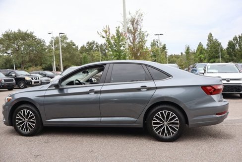 Certified 2020 Volkswagen Jetta SE w/ SE Cold Weather Package image 4