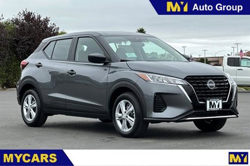 New 2025 Nissan Kicks Play S image 1