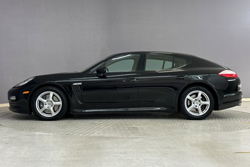 Used 2011 Porsche Panamera 4 image 2