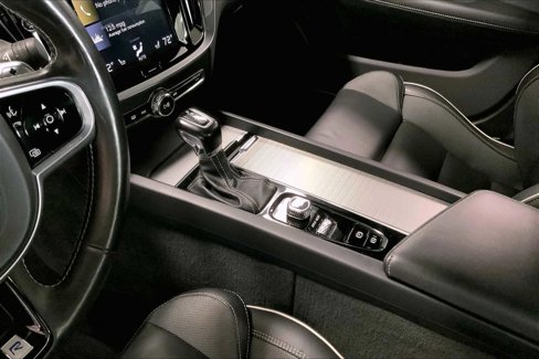 Used 2019 Volvo S60 T6 R-Design image 15
