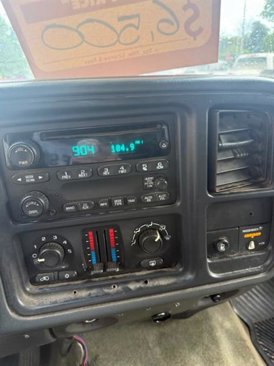Used 2004 Chevrolet Silverado 2500 LS w/ Snow Plow Prep Package image 17