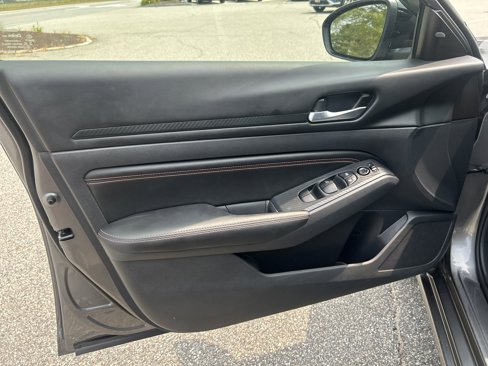 Used 2022 Nissan Altima 2.5 SR image 15